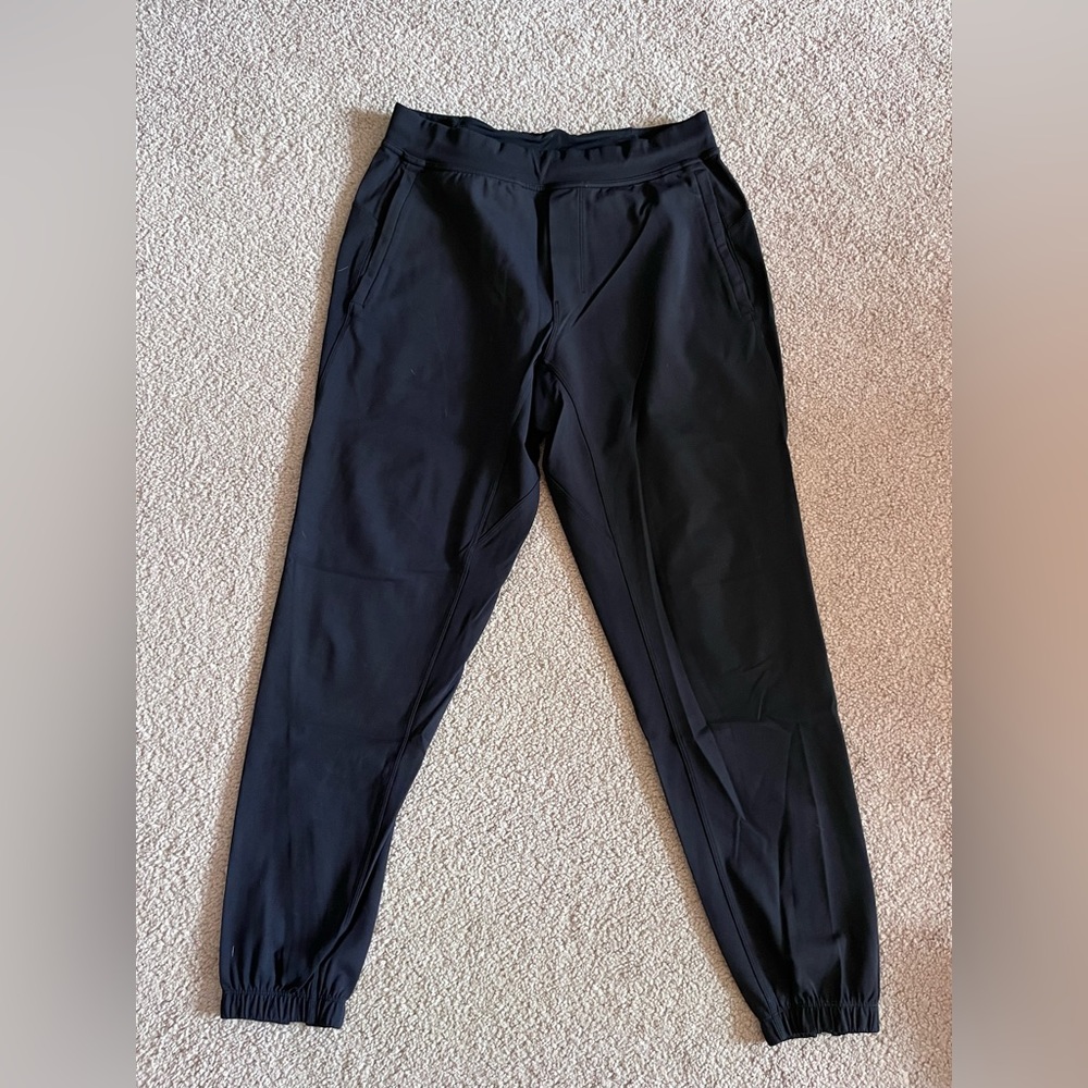 Lululemon men’s surge jogger